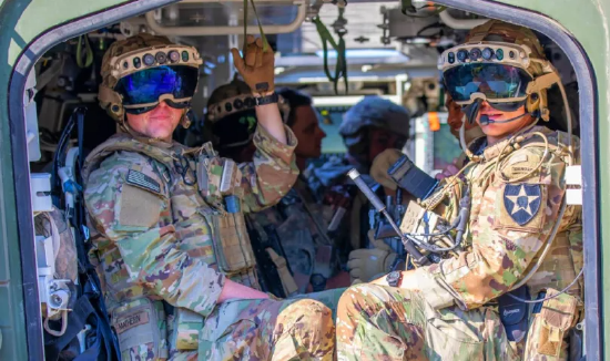 美国陆军正在为装甲车辆测试基于 HoloLens 2 的 IVAS