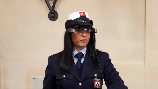 意大利阿雷佐交警开发基于 AR 眼镜的交通执法系统