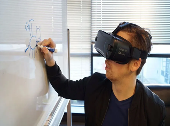 研究发现 VR 可用于教授语言和语境