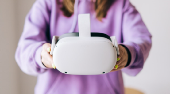 Meta 计划于 2024 年推出更便宜的 VR 头显