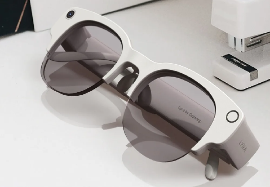 Ostloong Innovations 推出光波导 AR 眼镜 Lyra