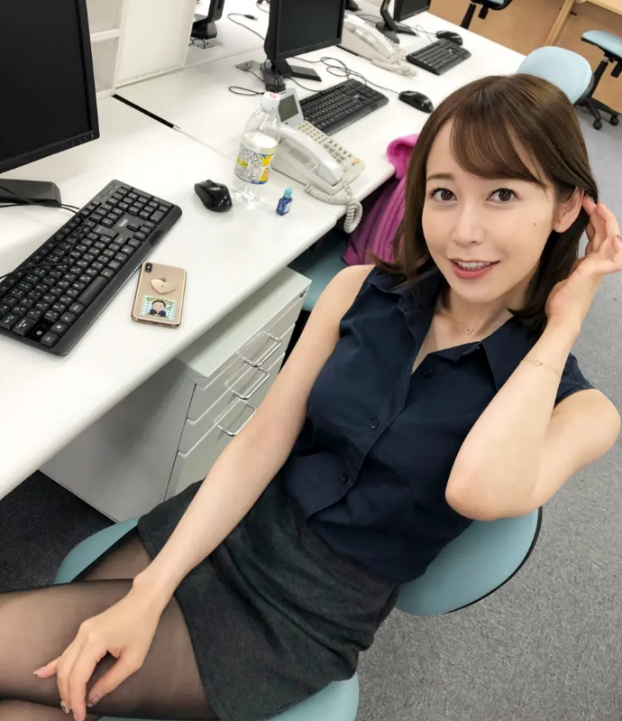 篠田优(篠田ゆう)经典故事DASD-732——新婚人妻成了同事的最佳啪档！