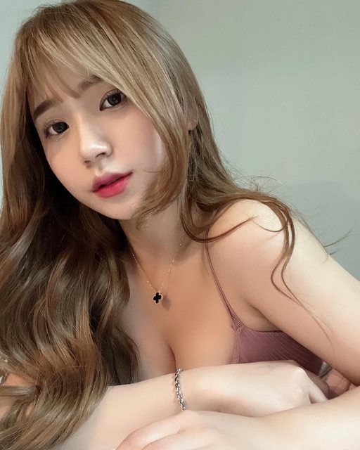 窈窕淑女！兼职网红泌尿科医生《sexy_minji_》男人下面的问题交给她就对了！