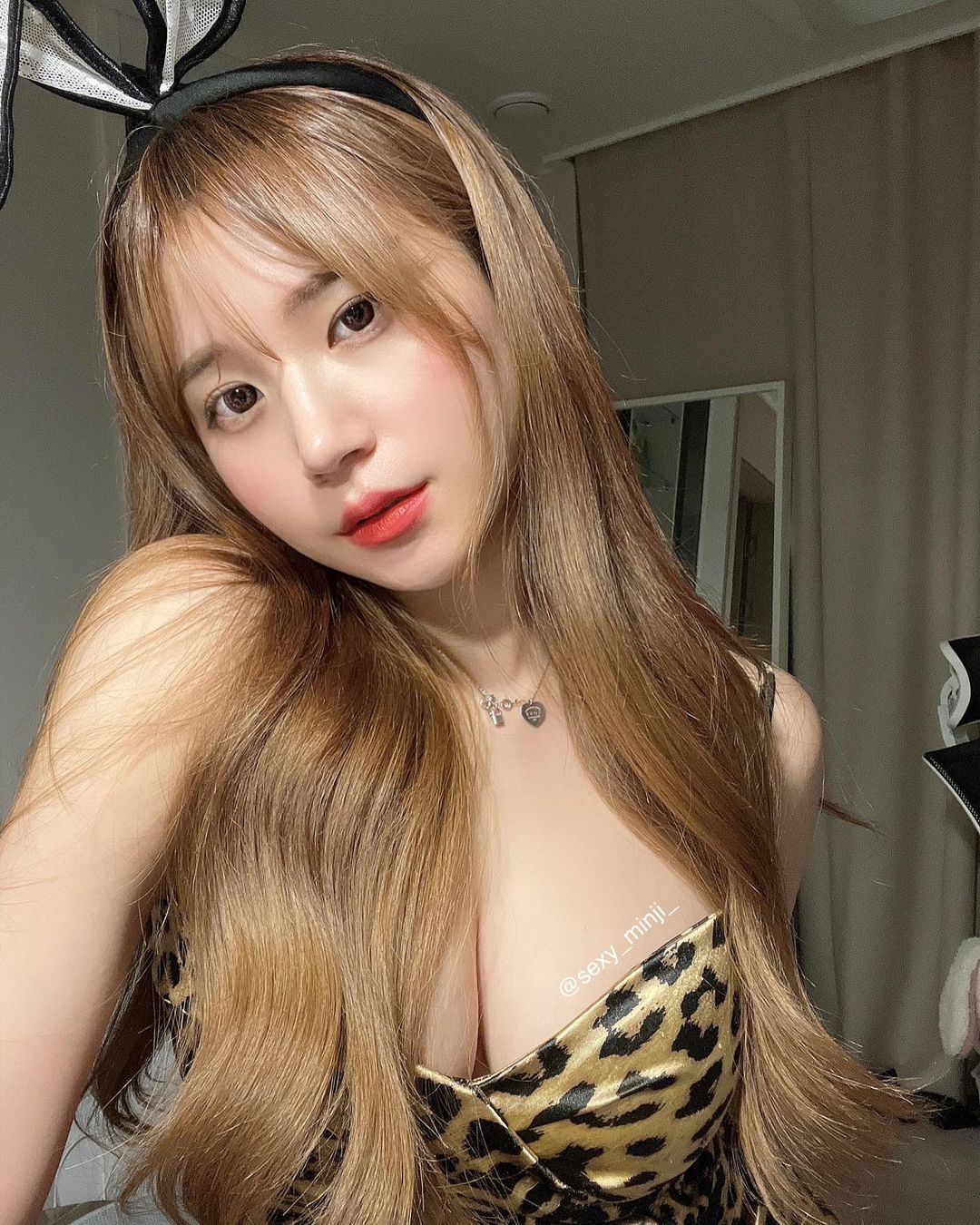 窈窕淑女！兼职网红泌尿科医生《sexy_minji_》男人下面的问题交给她就对了！