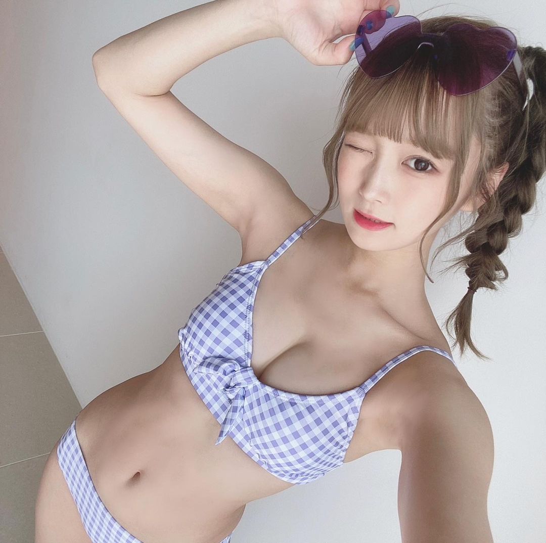 不笑也很可爱！《中川美优》性感甜美「下乳魅力」趁机香气迸发！