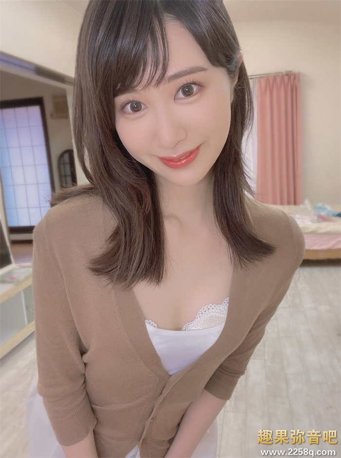 [ADN-401]和母亲两女共事一夫 樱井麻美（櫻井まみ）被继父扑倒了