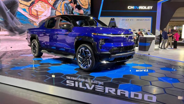 通用支棱起来了！雪佛兰Silverado EV预订量超15万辆