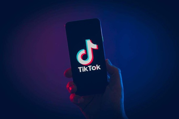 ins全面效仿TikTok引用户抗议 网友直呼是“山寨版”