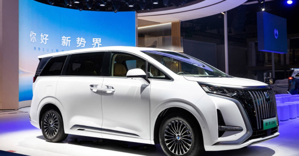 2022成都车展抢“鲜”看：红旗极氪扎堆搞MPV 为哪般？