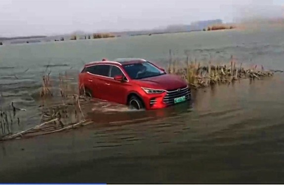 再也不怕暴雨了？比亚迪新专利公布 能把车辆当船开