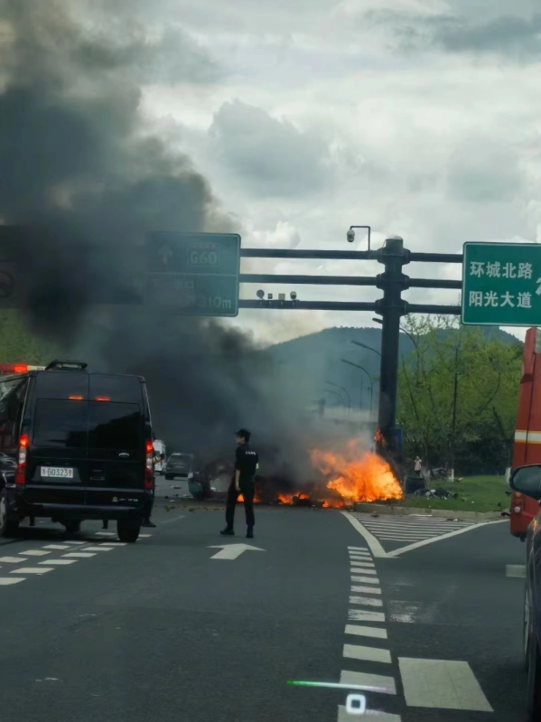 义乌一蔚来发生事故起火造成人员死亡 蔚来：将配合调查