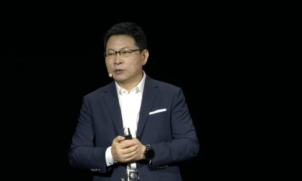 余承东微博变更为华为终端BG董事长 何刚认证终端BG CEO