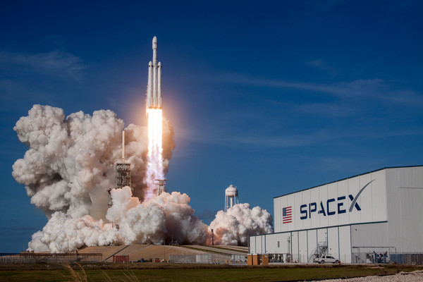 由于SpaceX 分析师预测马斯克净资产将超过万亿美元