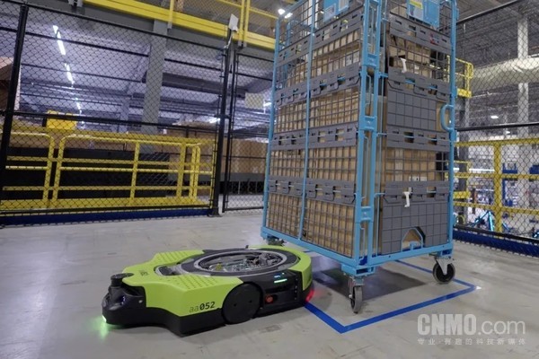 亚马逊推出其首款全自动仓库机器人 可在人群中穿梭