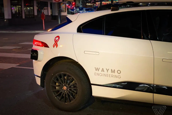 Waymo自动驾驶汽车被行人攻击 这居然不是第一起了！