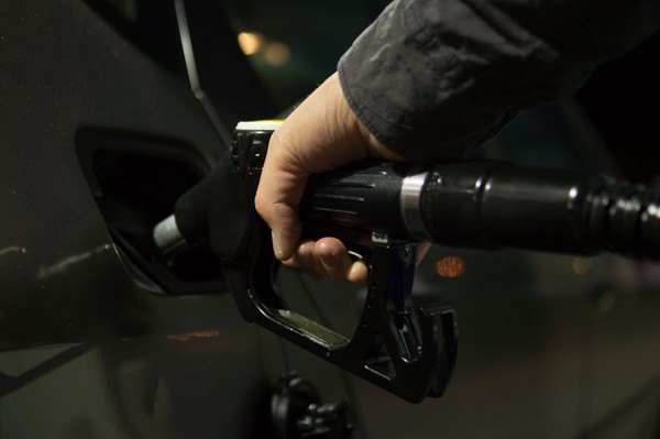 加油站回应45升油箱加了47升油：市监局已检测没问题