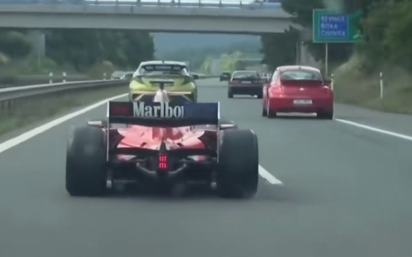 涉嫌违法！捷克高速公路惊现GP2赛车 司机可能是惯犯