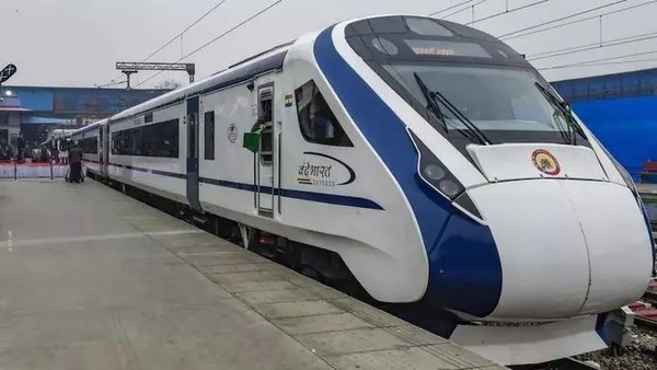 技术有待加强？印度新款半高铁列车连续两天撞到牛