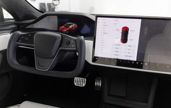 特斯拉Model S Plaid亮相进博会 零百加速只需2.1秒