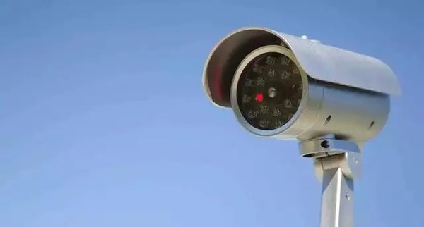英国公路测速相机1年狂赚21亿 每11秒就有1人被罚款