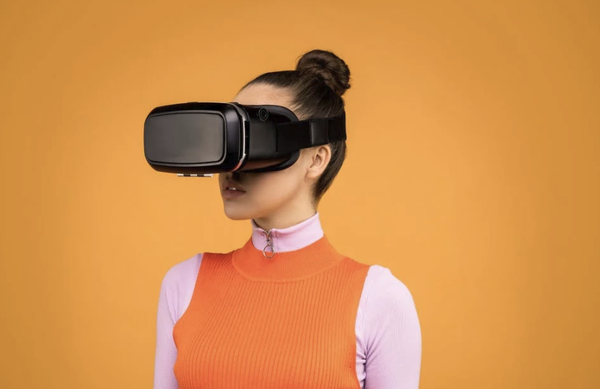 火爆！VR设备将在2023年首次突破千万规模 你会买吗？