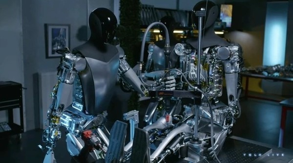前景超特斯拉汽车 马斯克：人形机器人数量将超过人类