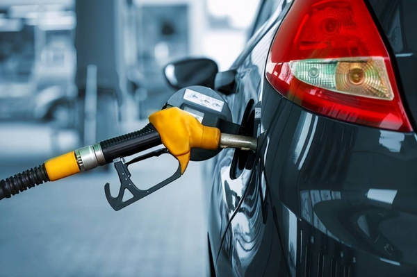 成品油价迎年内最大涨幅 加满一箱油多花约21.5元