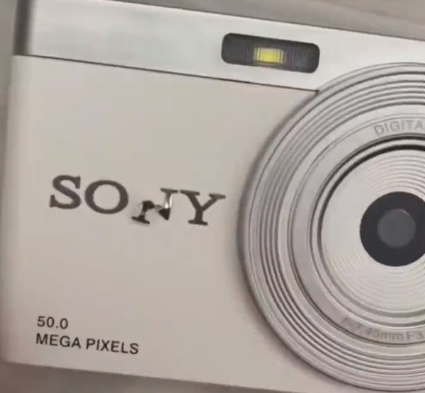 闲鱼买的索尼相机logo一扣就掉！消费者举报未果