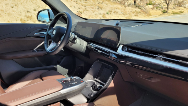 2023款宝马X1试驾 传统入门级豪华SUV也开始卷了？