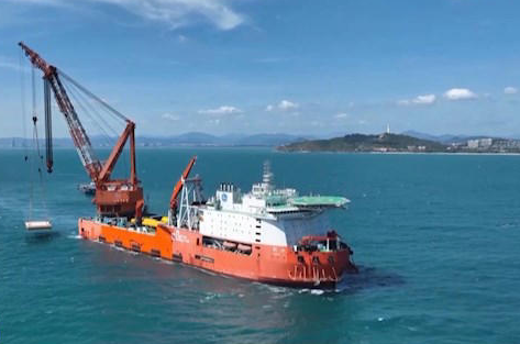 全球首个商用海底数据中心成功下水安装 重1300吨