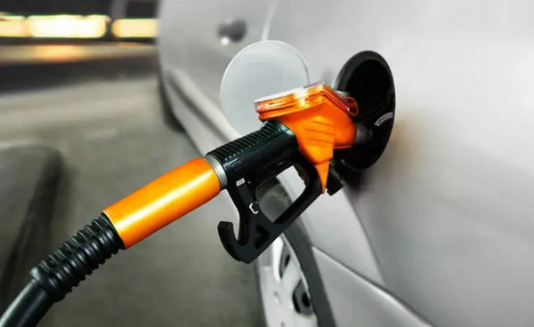 今年国内首轮油价下跌或在本周三进行 幅度为6分钱/升