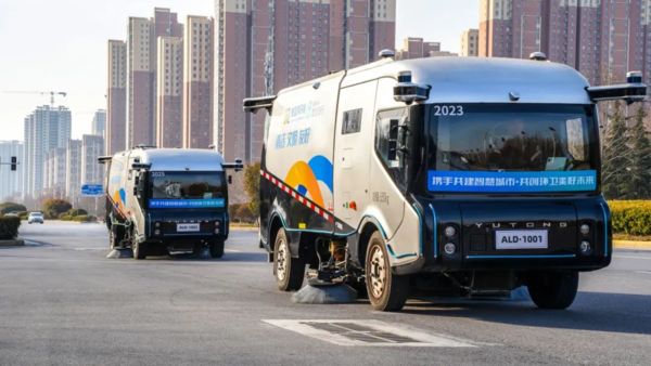 河南首个！文远知行在郑州开放道路自动驾驶环卫项目