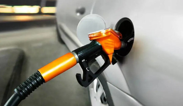国际油价连续下跌 国内油价或在春节后迎来大幅下调！