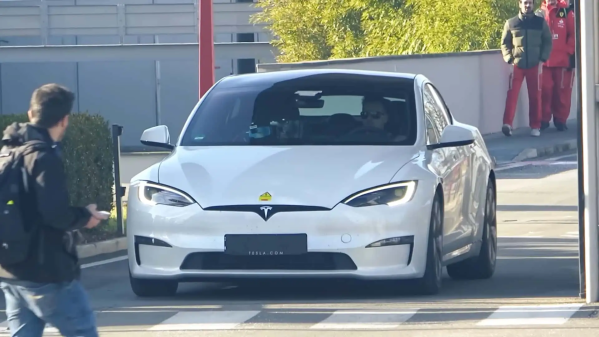 特斯拉Model S Plaid惊现法拉利工厂 这是要造电动超跑？