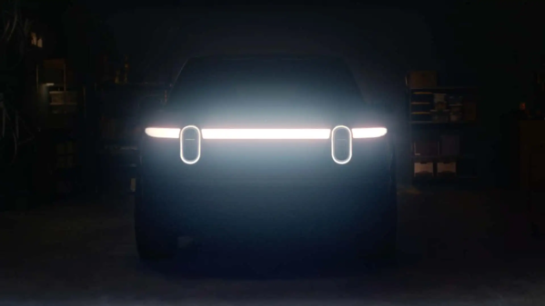 Rivian新款SUV前脸造型曝光 延续家族设计 椭圆大灯亮眼