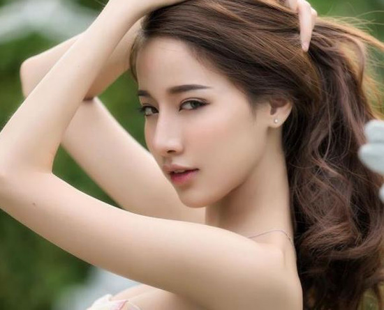 泰国网红Mook Pichana Yoosuk还是个美女学霸哟